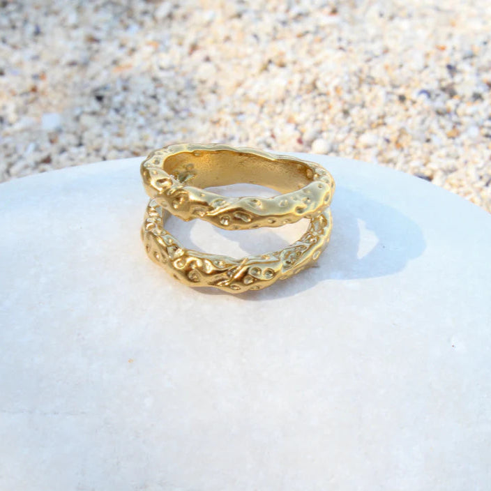 Hammered ring
