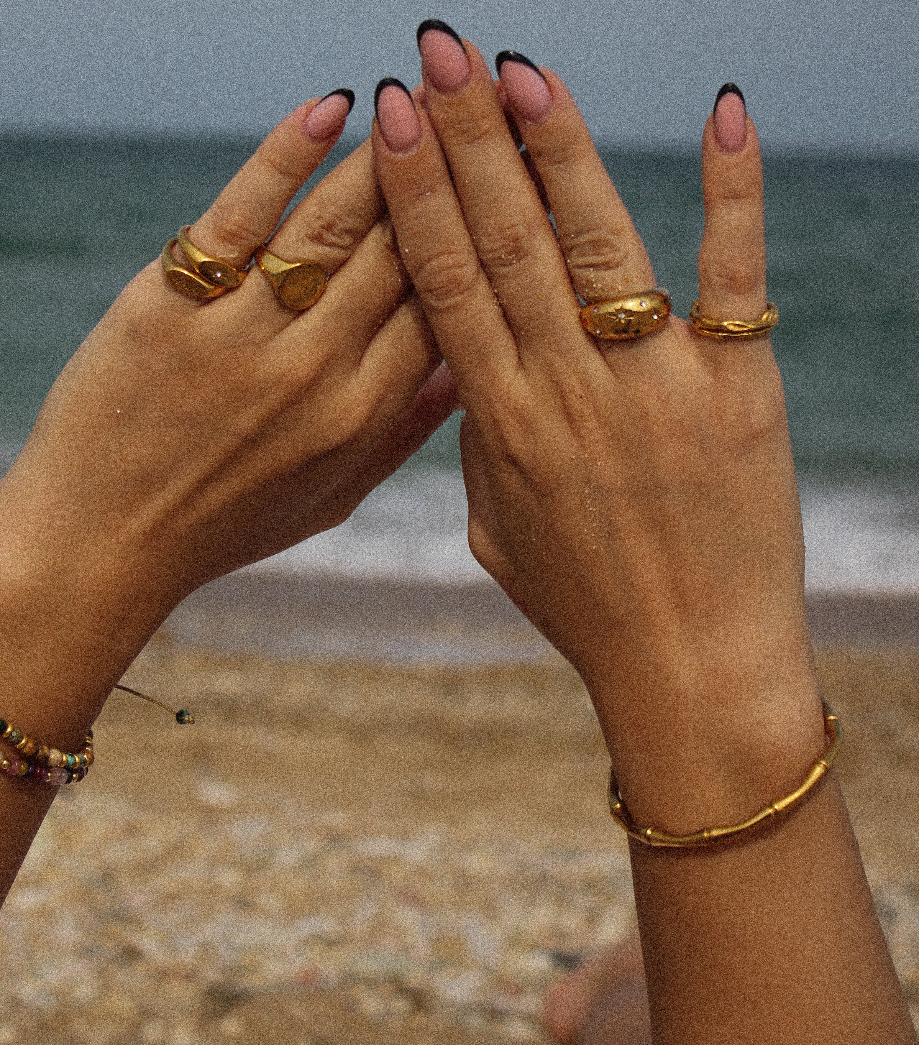 Ring of irregular shape